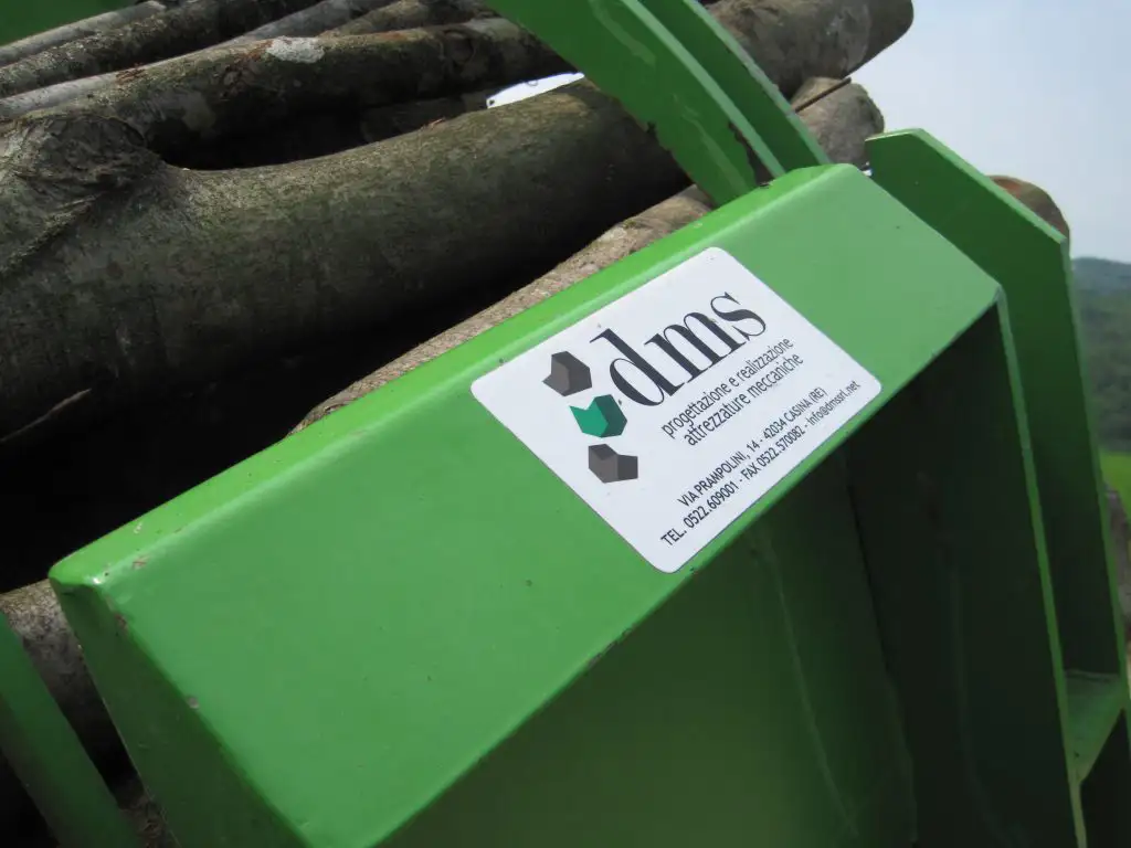 Fascinatrice per tronchi al lavoro